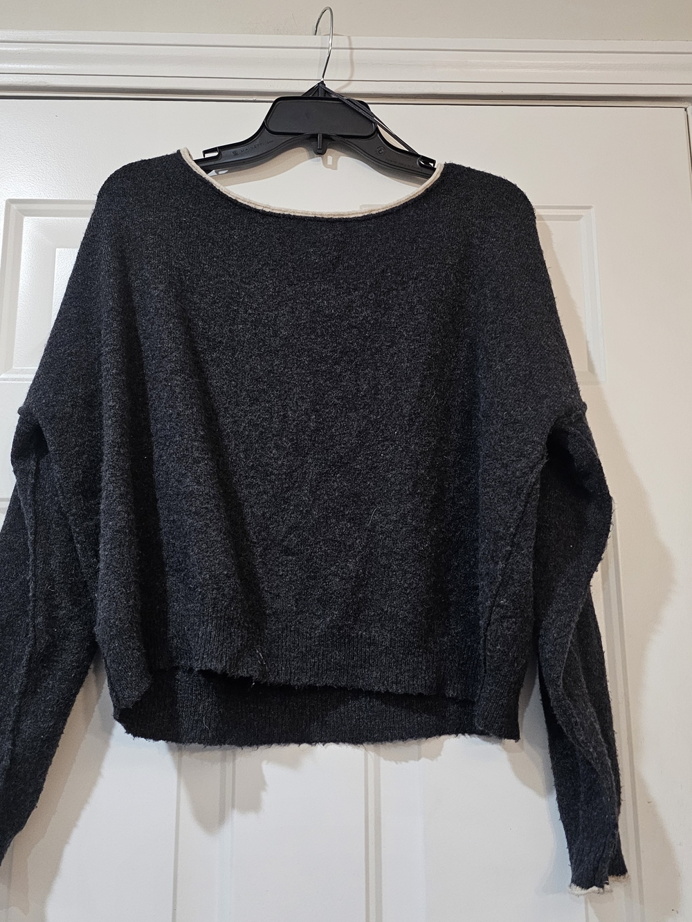 Free People Charcoal Black Scoopneck Lightweight Sweater Size XS{Bx27}